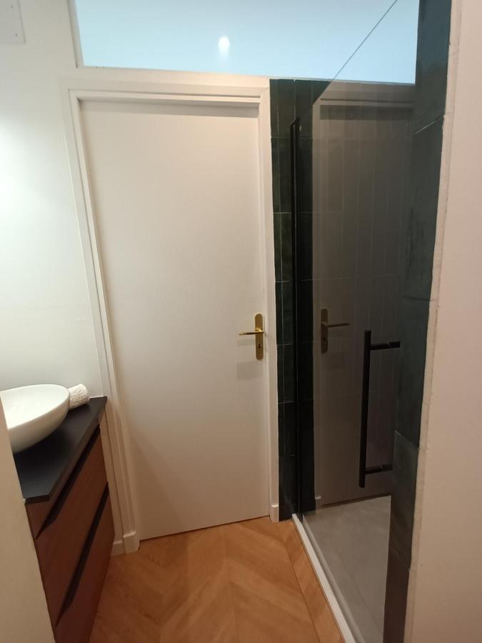 Paris Balcony Top Floor Room Dış mekan fotoğraf